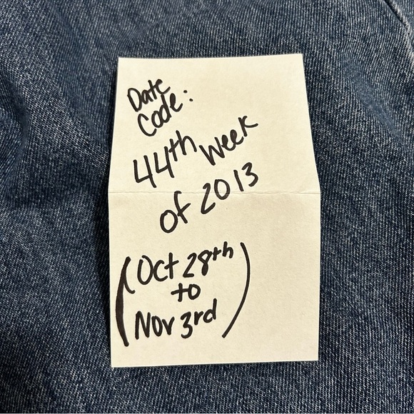 Levi’s Jeans Mens 38x30 Blue 505 Regular Fit Straight Medium Wash Denim (2013) - Picture 11 of 14